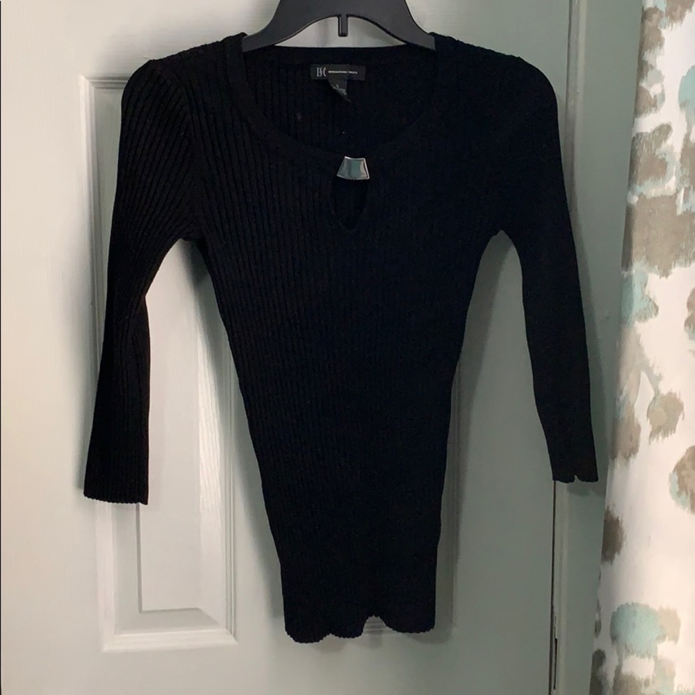 Fitted long sleeve with unique neckline